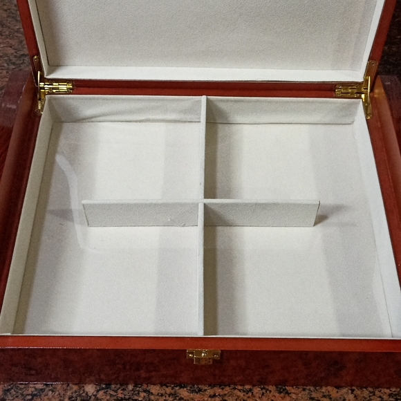 Wooden Box - Picture 9 of 11